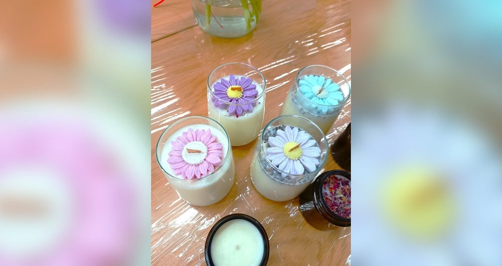 Rodzinne warsztaty tworzenia świec z okazji Dnia Kobiet – relacja